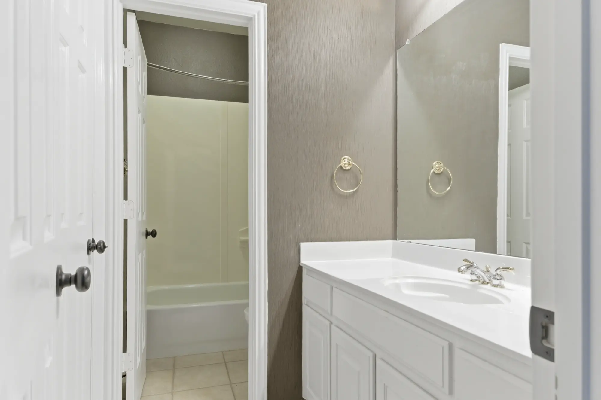 Guest bathroom alternate angle